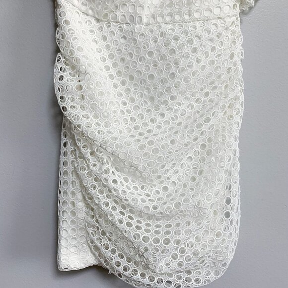 Ivory & Chain Eyelet White Ruffle Shoulder Ruched Mini Dress NWT Size 4 - Picture 4 of 13